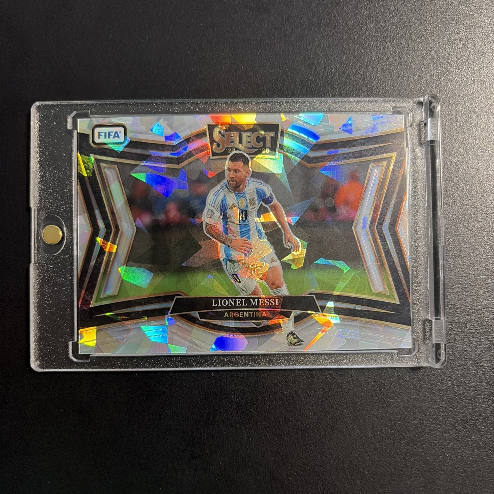 2024-25 Panini Select Fifa - Field Level Lionel Messi #244 Cracked Ice Prizm