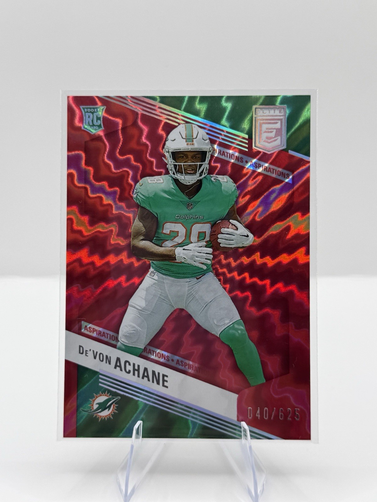 2023 Panini Donruss Elite Red Aspirations De'Von Achane Rookie /625 #132 (RC)
