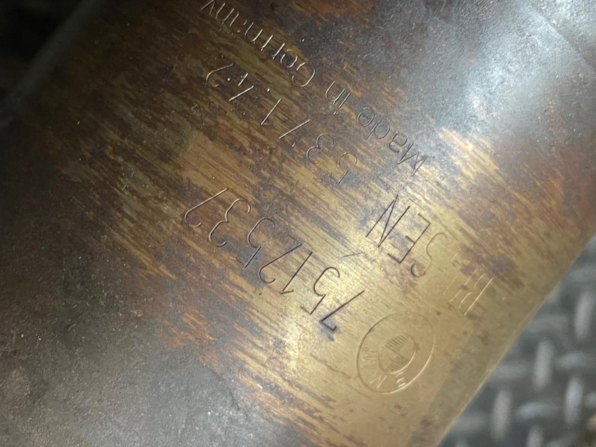 BMW E60 E61 E63 E64 E65 V8 N62B44 RH MANIFOLD CATALYTIC CONVERTER  