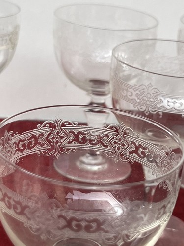 Lot of 9 Baccarat Engraved Crystal White Wine Glasses - Picture 7 of 11