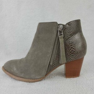 vionic snakeskin boots