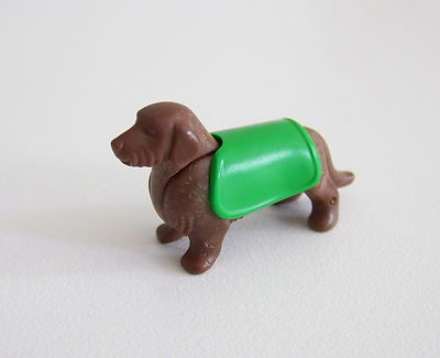 Playmobil (J333) 1900s ERA - Brown Dachshund with Green Dog Blanket