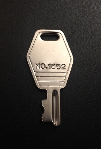 Case Key 1652 Canon Guitar Instrument Luggage Case Key - Picture 2 of 6