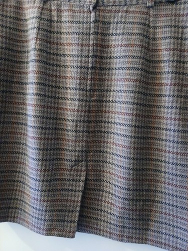 Girls mini tartan wool skirt with loops at waist - designed by "Canada", - Picture 6 of 24