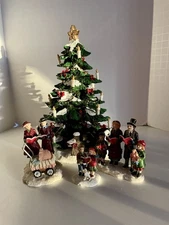 St. Nicholas Square Caroling Around The Christmas Tree 4 Piece Figures Orig Box