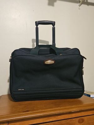 RICARDO BEVERLY HILLS CARRY ON LUGGAGE BAG WHEELS  17x14x9 