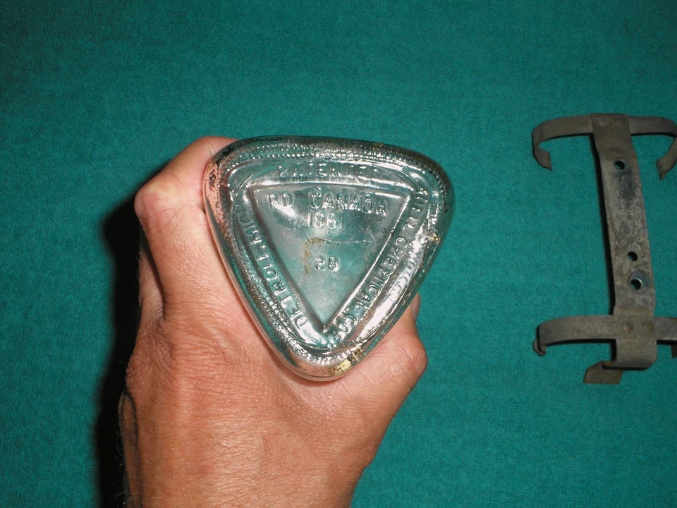 Se trata de un soporte óptico para botel y guardabarros. Para un Chevy Impala 1964. Foto 4 de 4