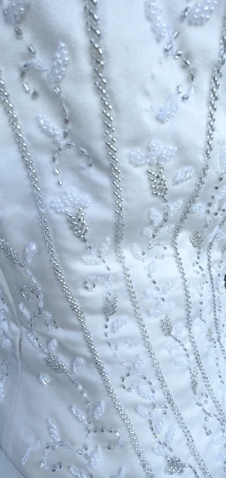 Vestido de novia blanco sin tirantes de tul con cuentas vestido de baile tren largo talla 12 Foto 4 de 4