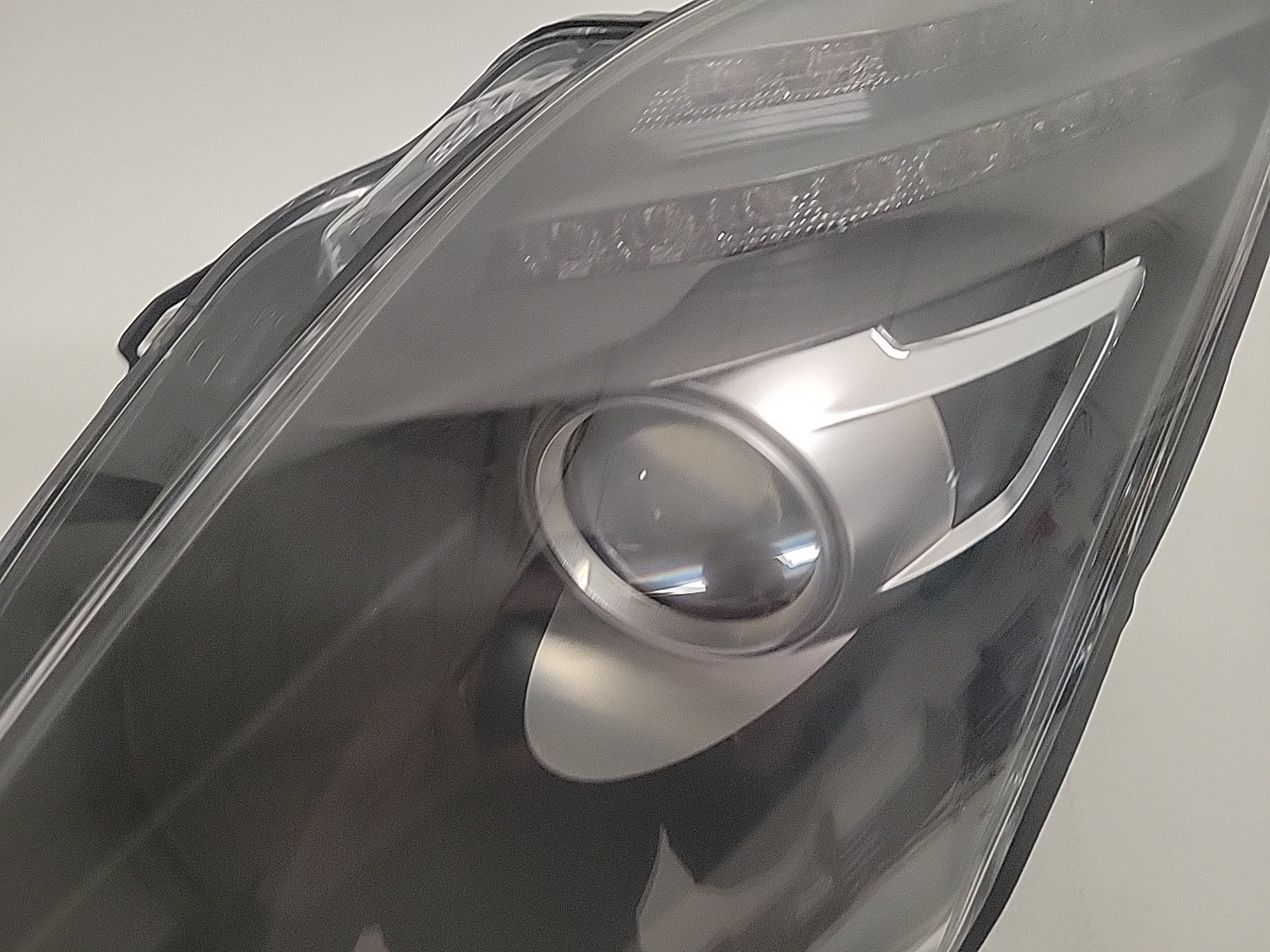 2011 - 2015 Mercedes-Benz SLS AMG Xenon Headlight Driver Left LH OEM 0138