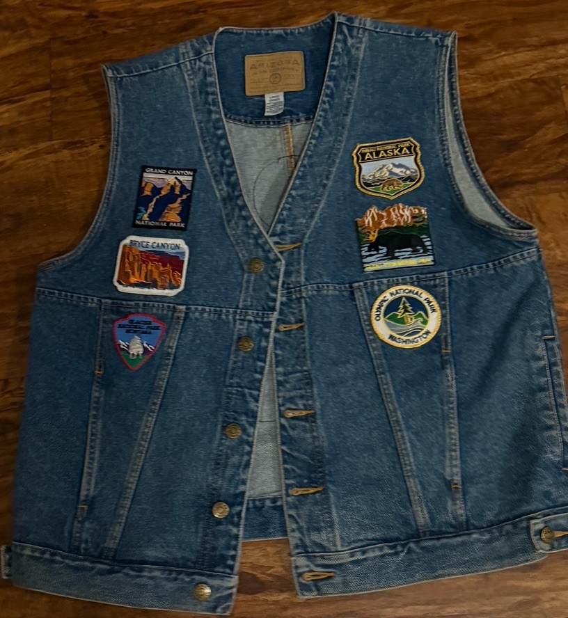 Men&rsquo;s Denim Patches Faded Blue Jean Vest Men's  Large