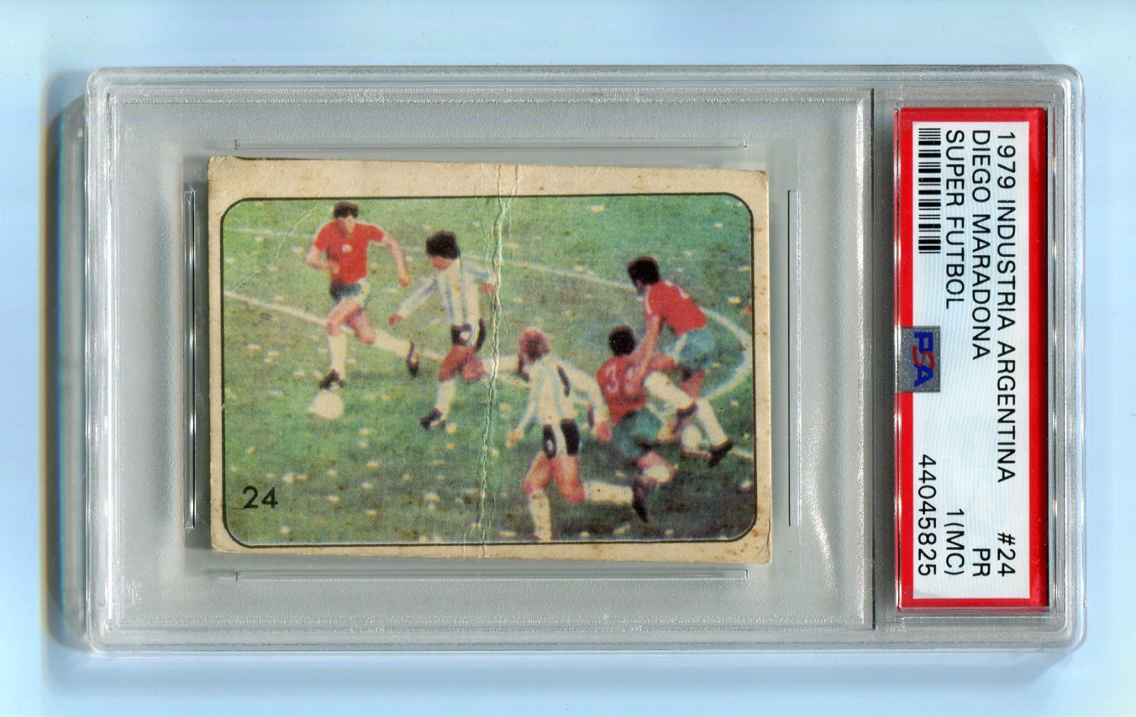 1979 Industria Argentina Crack Super Futbol 24 Diego Maradona PSA 1 MC Rookie RC view 2