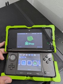 Nintendo 3DS 2GB Handheld System - Cosmo Black