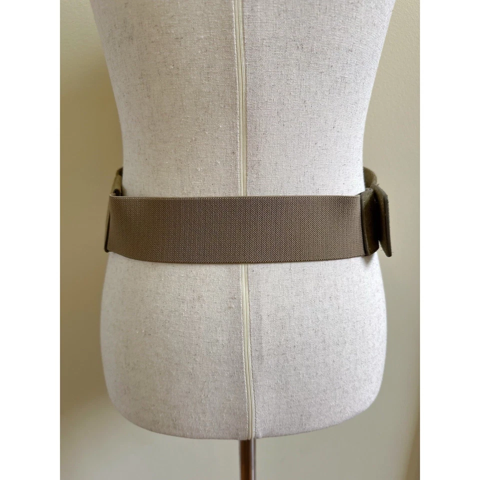 Cinturón Anthropologie Karine Bow Talla M Gamuza Verde Oliva Foto 3 de 4