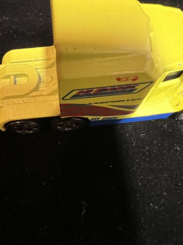 Vintage Hot Wheels 76 Big Rig Hi Bank Racing used but in great shape - Picture 2 of 8