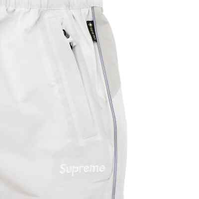 パンツ Supreme Umbro GORE-TEX Track Pant L Supreme Umbro GORE-TEX Track Pant (SS25) - $298