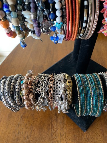 Bracelet Lot Vintage Modern Costume Jewelry 81 Pieces All Wearable Mixed Media - Picture 4 of 14