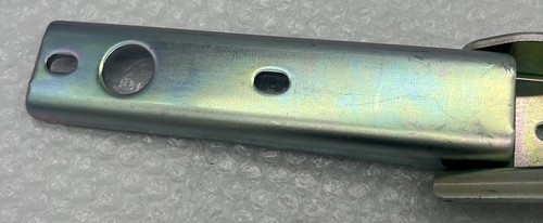 Mitsubishi Delica, Mitsubishi L400 Sliding Door Centre LH Arm - Picture 5 of 5