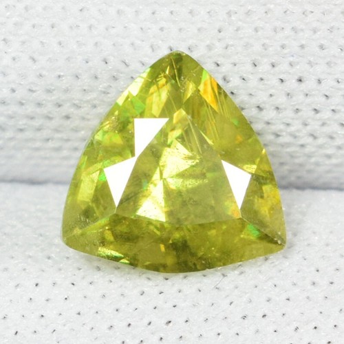 2.09 cts Best Luster Multi Sparkling Yellowish Green Natural Sphene Trillion !! - Picture 3 of 3