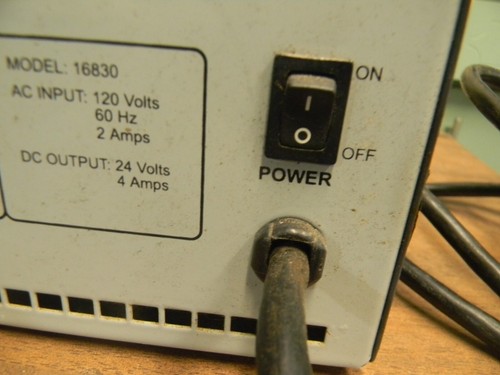 invacare 24 volt charger model 16830 - Picture 4 of 7
