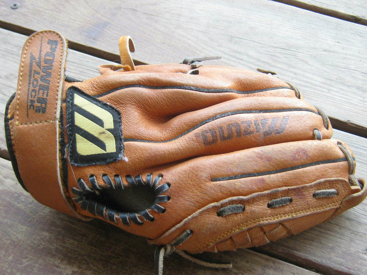 MIZUNO　globe Vintage Used Max Flex Baseball Mitt Globe MIZINO 11