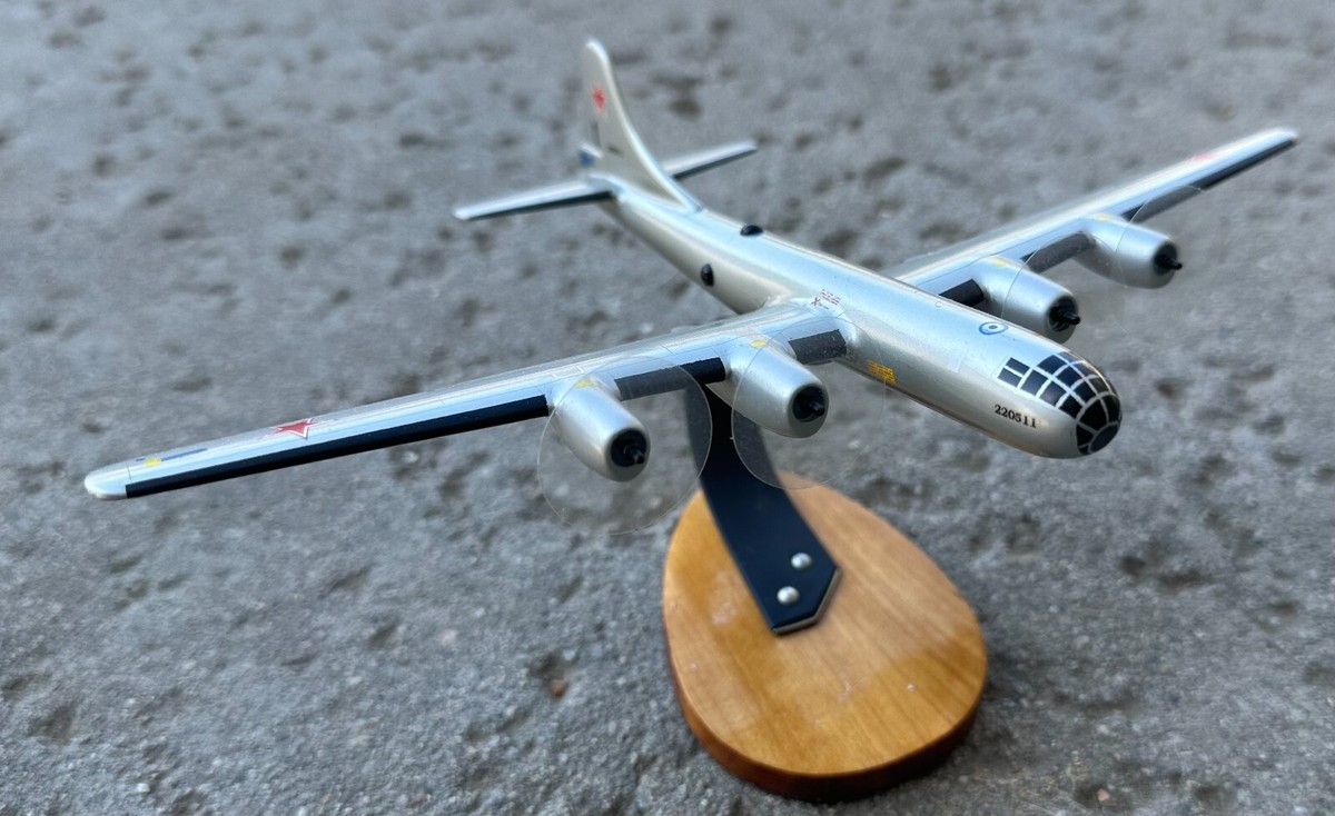 ヘルパー1/200 Tupolev TU154M　ダイカスト製品 ヘルパー1/200 Tupolev TU154M ダイカスト製品 ヘルパー1/200