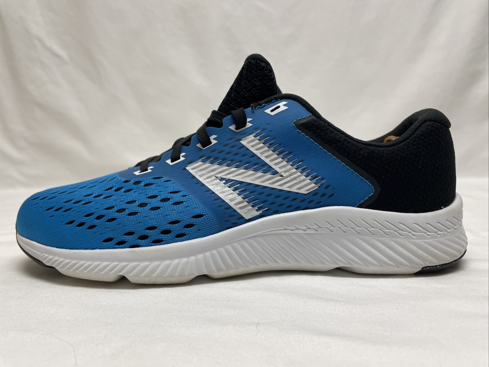 New Balance Mens DRFT V1 Running Shoe 