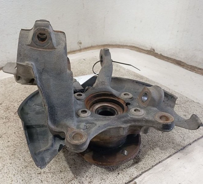 Volkswagen Jetta 2011-2018 sedán delantero derecho pasajero husillo conjunto nudillo Foto 2 de 4