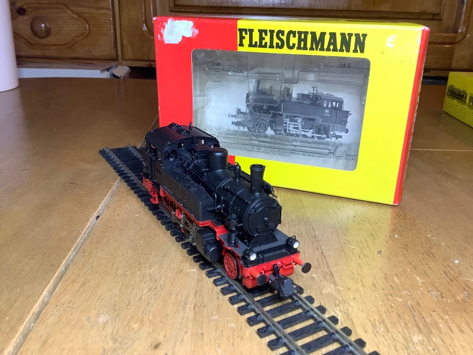 Fleischmann HO 2 Rail DC 4030 DB 2-6-0 BR 91 Tank Locomotive 91 1694 - Image 3 of 4