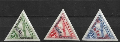Letonia. 1931. Aizsargi I Mi 190-192B. SC CB3- CB5. imperf.  MH - Imagen 1 de 2