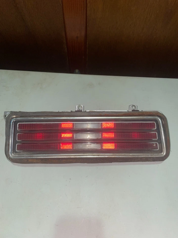 1973-1977 Pontiac Ventura Taillight Tail Lamp RH Right Side Passenger OEM - Image 3 of 4