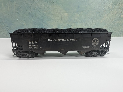 Tolva abierta Stewart Hobbies escala HO 3 bahías con carga de carbón B&O #435222 intemperie | Condition: Used