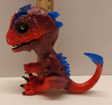 Jurassic World WowWee Fingerlings Untamed Raptor, Mutant Red and Blue working