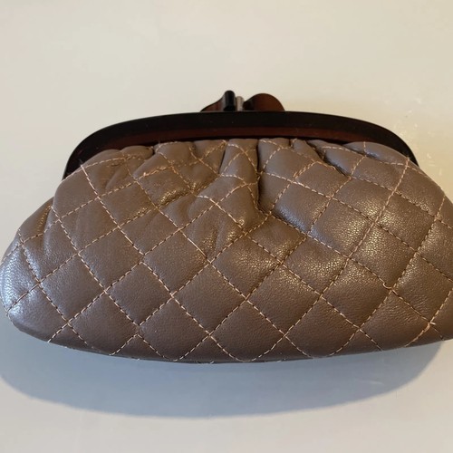 Vintage Estate Greige small clutch with with amber/brown closure made in Italy - Picture 3 of 15