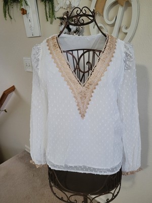 Fashion Women's Small NWOT Blouse White Beige Texture Details.