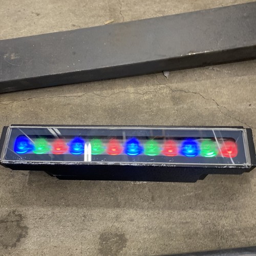 Lumenpulse 12” Commercial Color LED Light - 第 1/7 張圖片