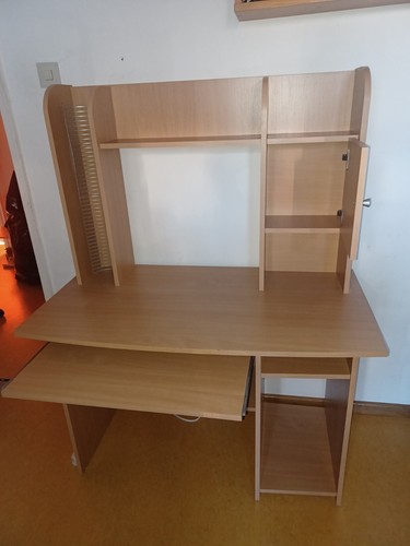 Schreibtisch mit Aufsatz und Drehstuhl - Bild 2 von 3
