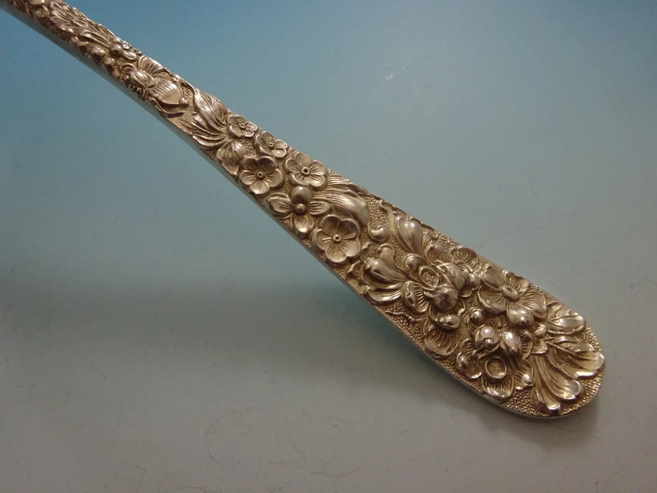 Juego de cubiertos Rose by Stieff Repousse de plata de ley servicio 52 piezas Foto 4 de 4