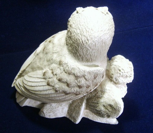 Large Snowy Owl Figurine with Owlet - Picture 9 of 10