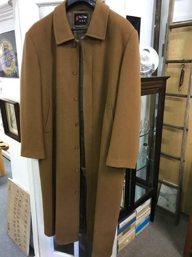 VINTAGE MEN'S CUSTOM MADE CASHMERE ANKLE LENGTH OVERCOAT.
