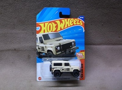 HOT WHEELS 2025 #210 TAN LAND ROVER DEFENDER 90 4X4 OFF ROAD SAFARI RALLY RACER