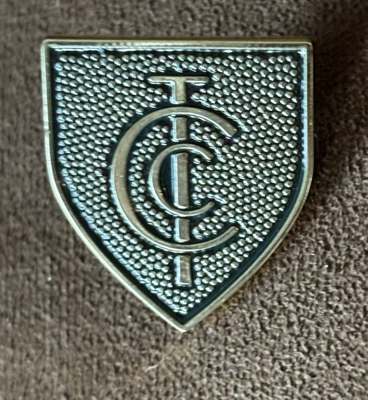 Ritz Carlton St. Louis Cigar Club membership pin with bag for keyfob