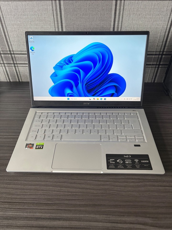 Acer Swift X 14 SFX14-41G computer portatile Ryzen 7 5800U 16 GB 1 TB RTX 3050 Ti blu - P02