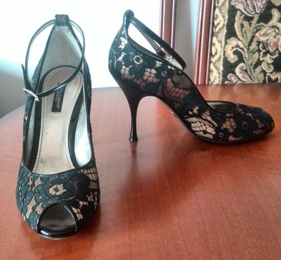Dolce & Gabbana Schwarze Spitzensandale Gr. 38