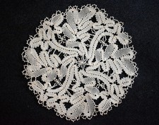 Bobbin Lace, Balatonendréd Kájel needlework tablecloth, showcase lace Ø 16 cm