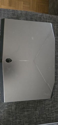 ALIENWARE 17 17.3in Gaming Laptop i7 2.4Ghz - Bild 2 von 2
