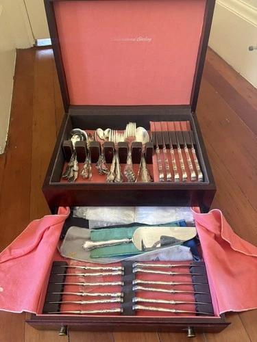 Lunt Silversmiths Mignonette Sterling Silver Flatware