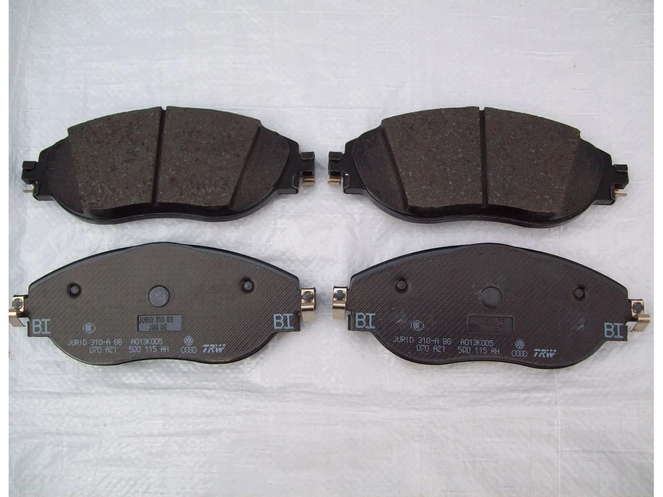 Juego de pastillas de freno delanteras genuinas VW Golf CD TRW 5Q0698151AK 2020 en adelante Foto 2 de 4