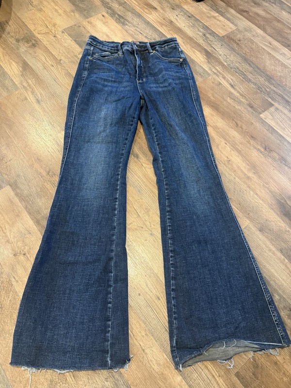 Judy Blue Flare Denim Jeans Women’s 9/29 Dark Blue Raw Hem JB88882