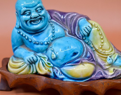 Vintage, Chinese, porelain ,happy Buddha statue, 5.5 x3 inches, fitted wooden st - Picture 3 of 12