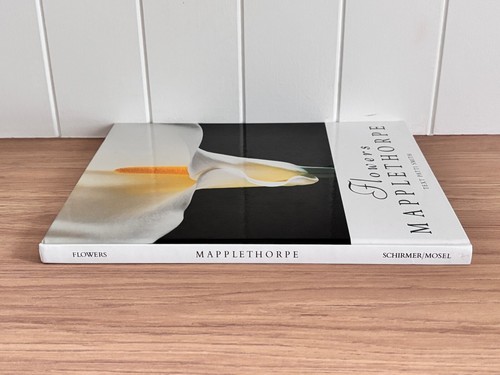 FLOWERS Robert Mapplethorpe Floral Photography Hardcover Art Book NEW - Picture 2 of 3